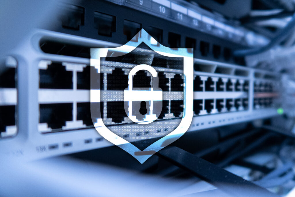Schutzschild-Symbol vor Netzwerk- und Serverhardware
