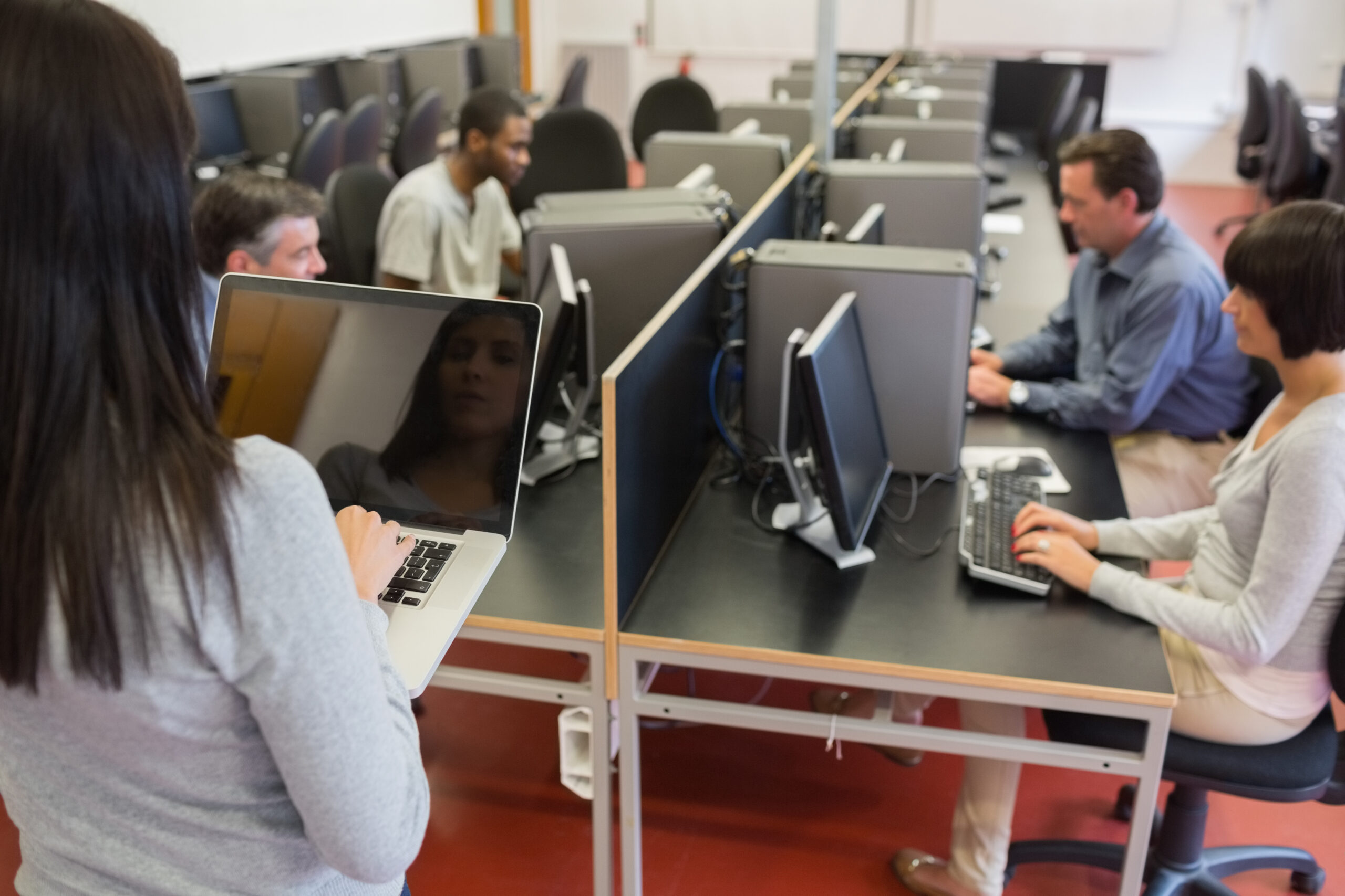 IT-Service und Support: IT-Lösungen für Schulen, Fachhochschulen & Universitäten